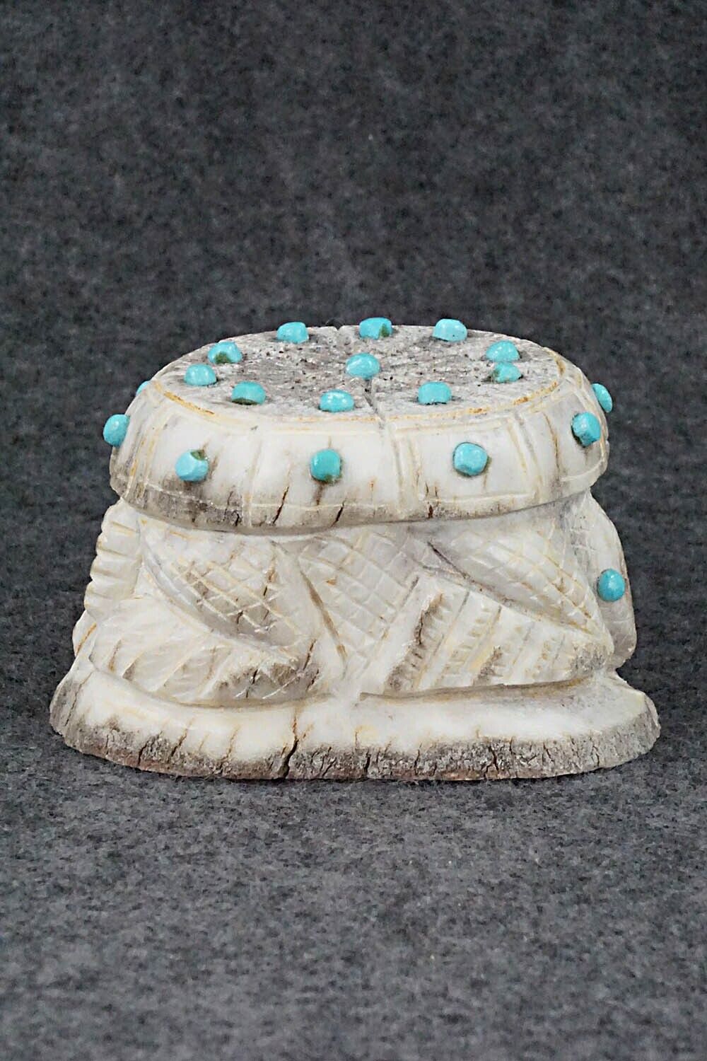 Turtle Zuni Fetish Carving - Garrick Weeka