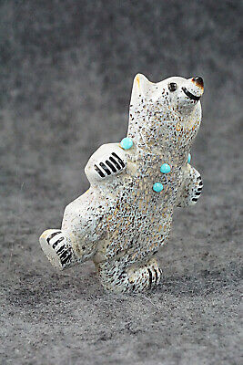 Bear Zuni Fetish Carving - Claudia Peina