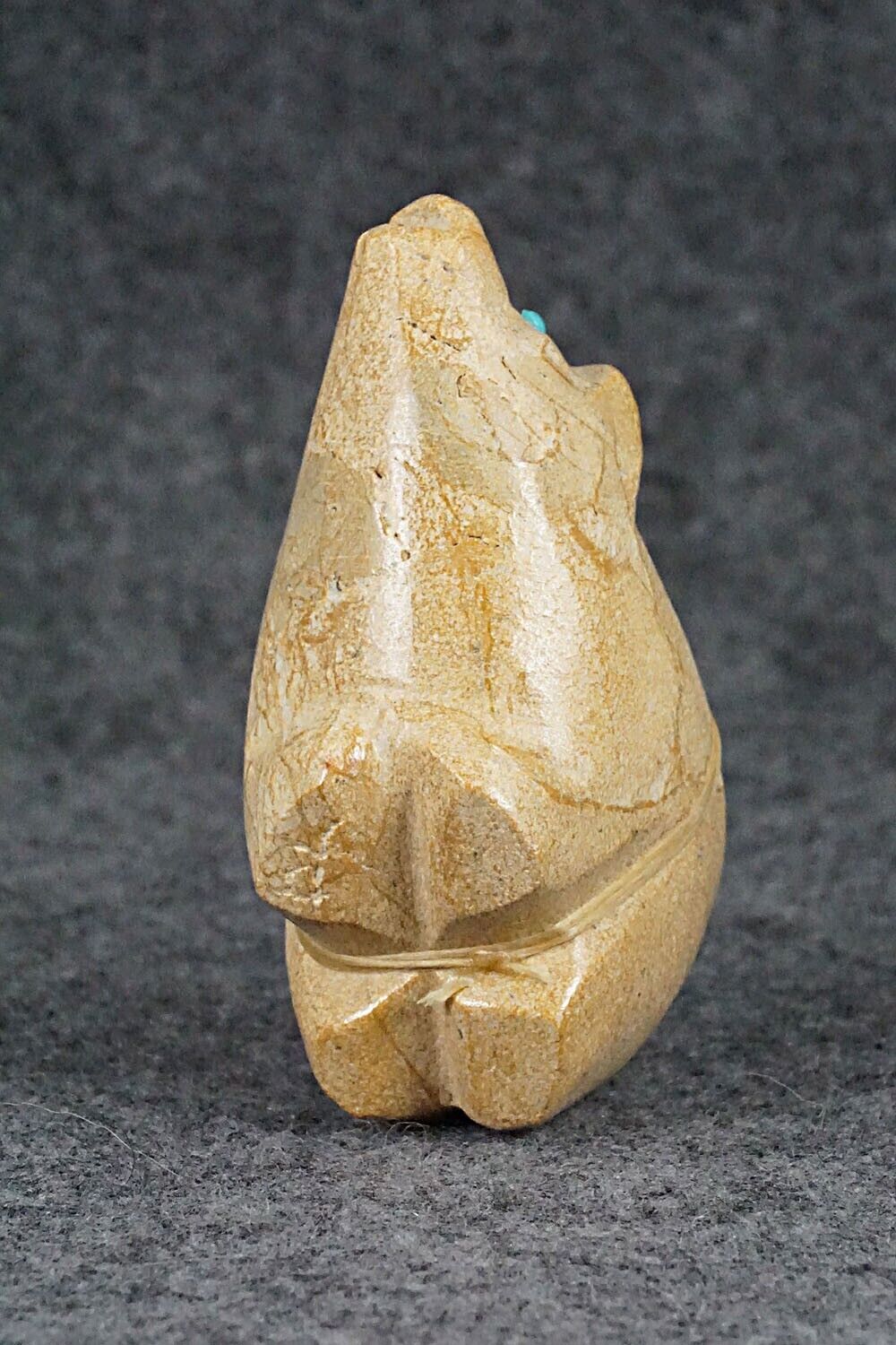 Bear Zuni Fetish Carving - Delvin Leekya
