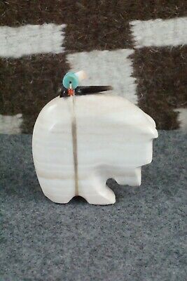 Bear Zuni Fetish Carving - Lisa Bobelu