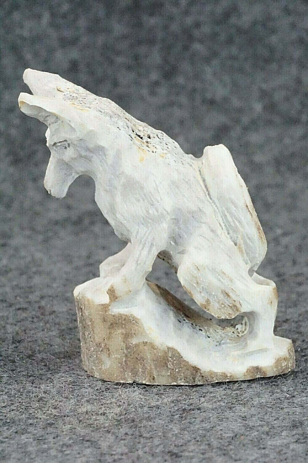 Wolf Zuni Fetish Carving - Lewis Malie Jr.