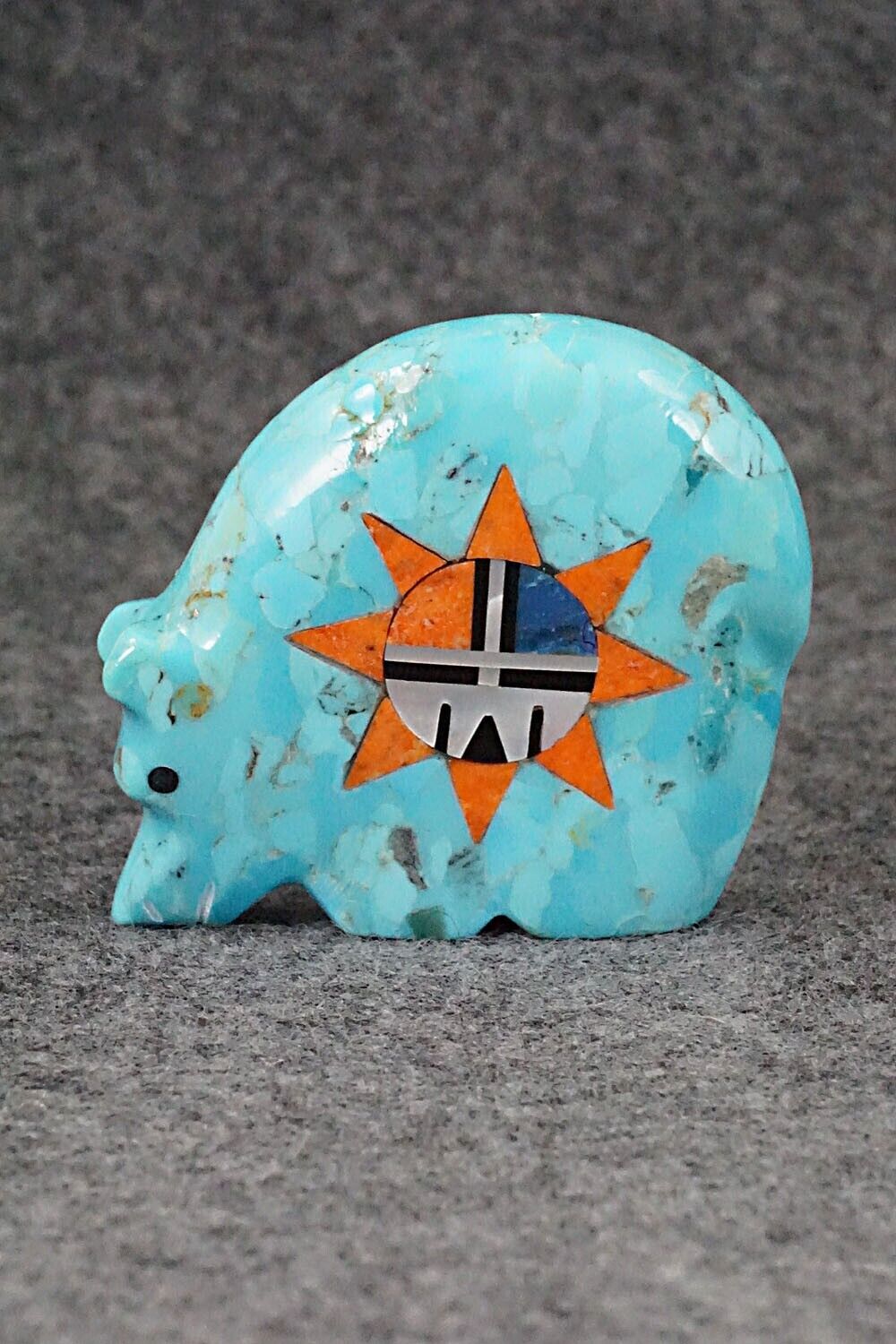 Bear Zuni Fetish Carving - Andres Lementino