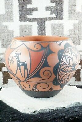 Zuni Pottery - Peynetsa