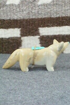 Wolf Zuni Fetish Carving - Enrike Leekya
