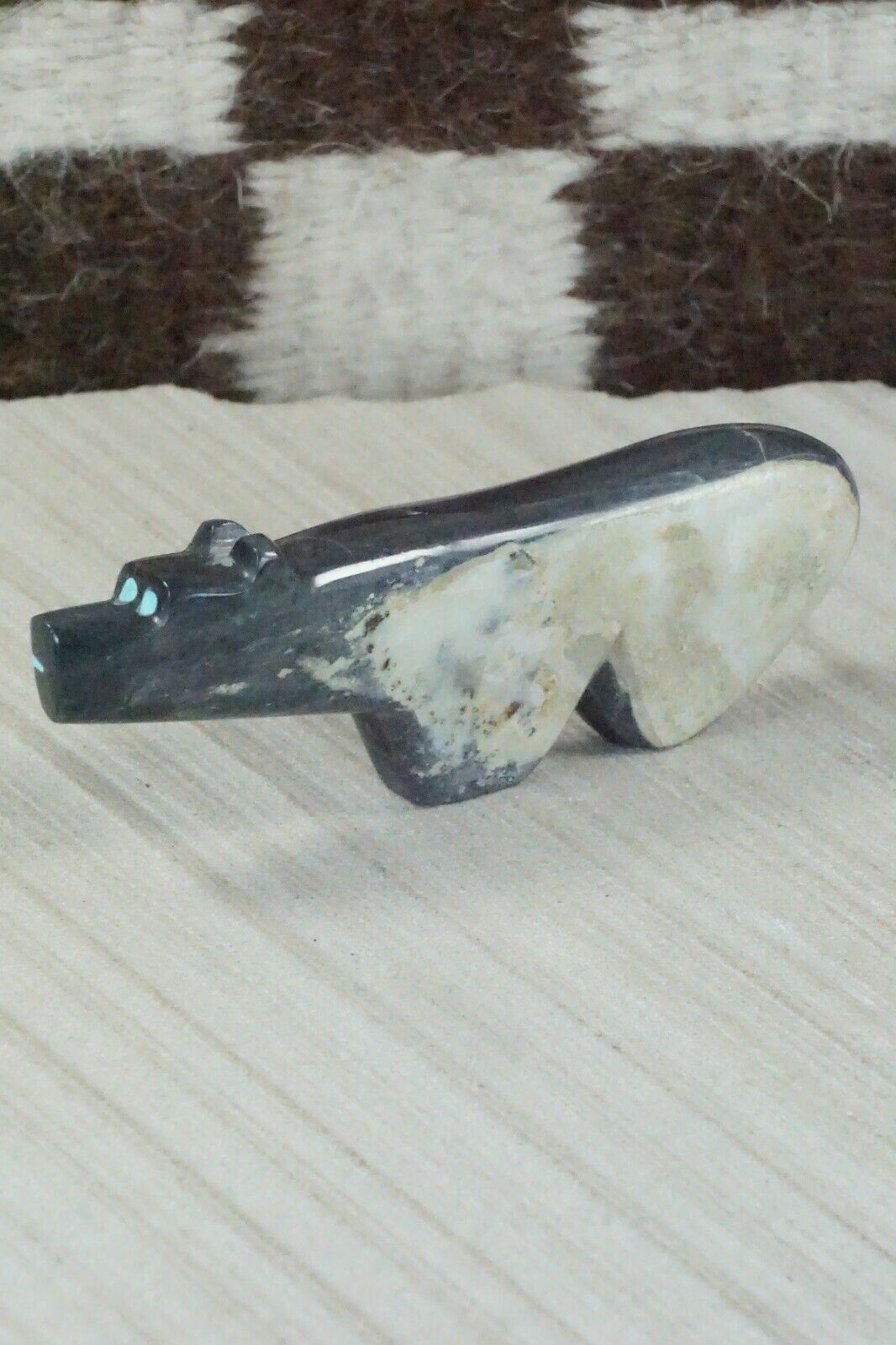Bear Zuni Fetish Carving - Bernard Laiwakete