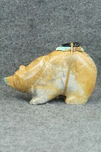 Bear Zuni Fetish Carving - Enrike Leekya