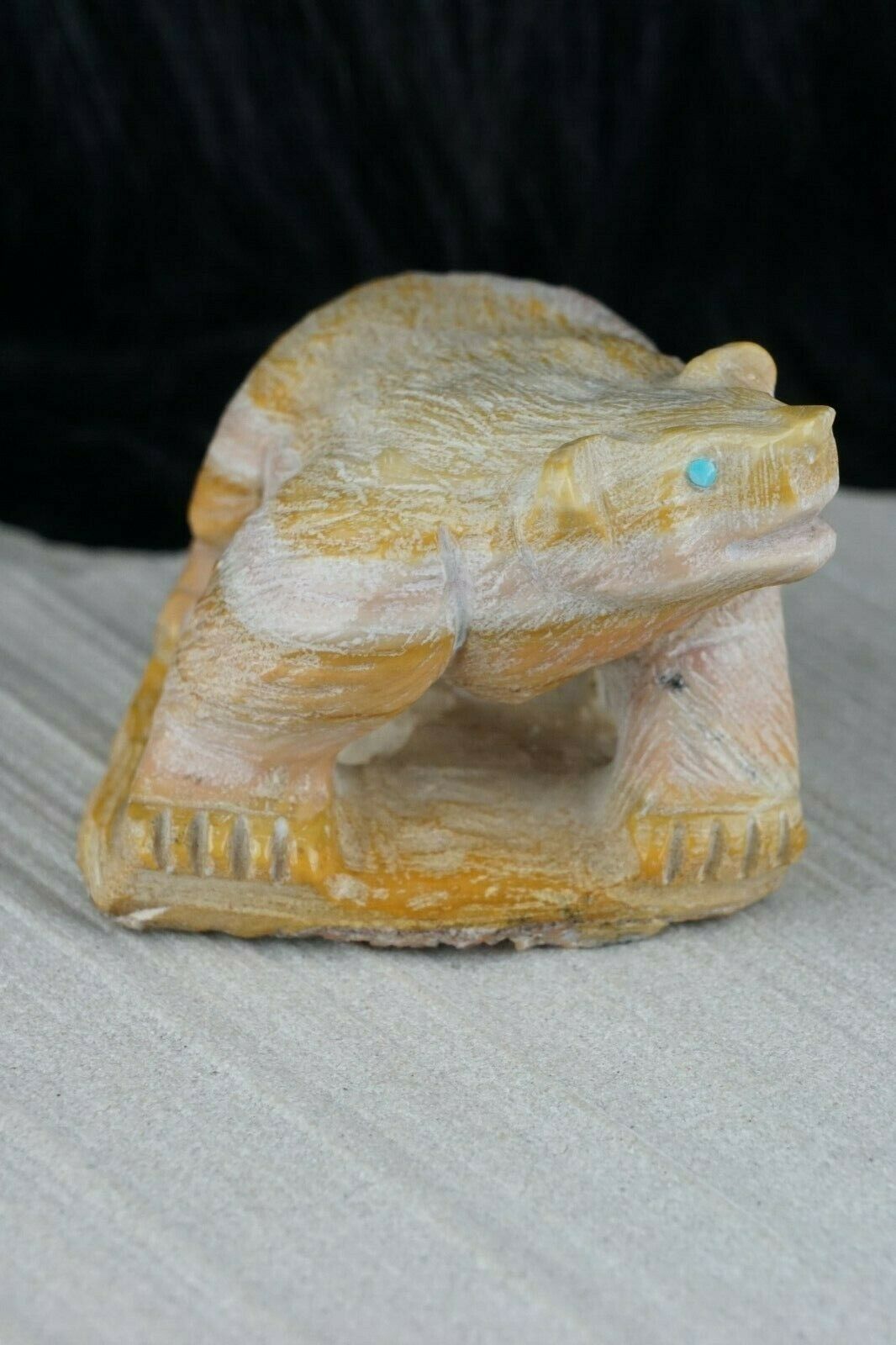 Bear Zuni Fetish Carving - Derrick Kaamasee - High Lonesome Trading