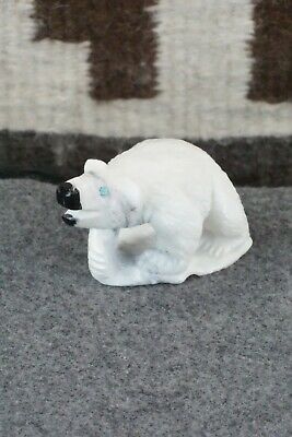 Bear Zuni Fetish Carving - Derrick Kaamasee