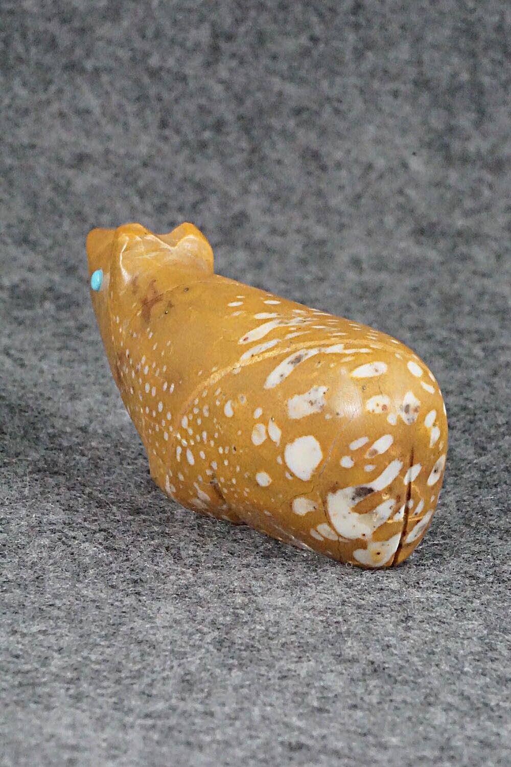 Bear Zuni Fetish Carving - Ronnie Lunasee