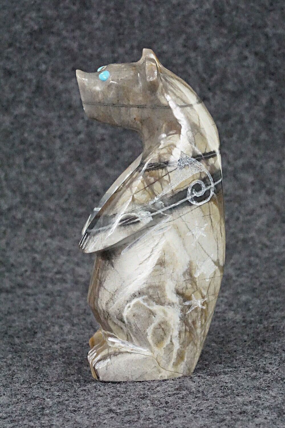 Bear Zuni Fetish Carving - Shannon Calavaza