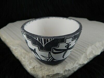 Zuni Pottery - Darla Westika - Zuni Handmade Pottery - Native American - High Lonesome Trading
