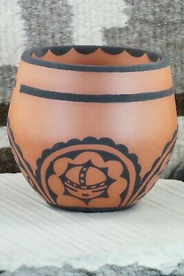 Zuni Pottery - K. Beyuka