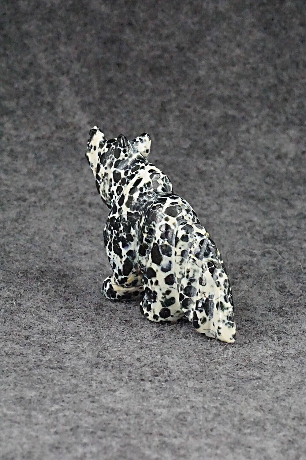 Wolf Navajo Fetish Carving - Albert Livingston