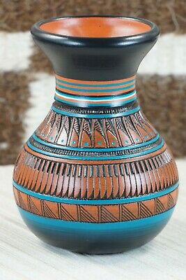 Navajo Pottery - Herman Oliver