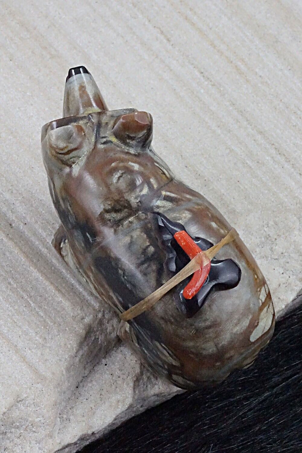 Bear Zuni Fetish Carving - Enrike Leekya
