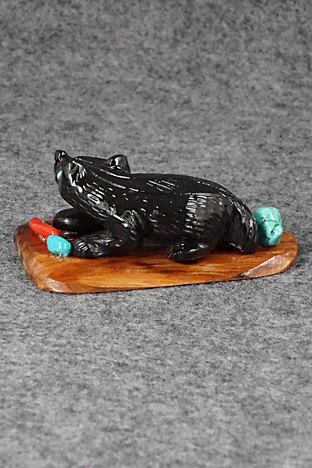 Badger Zuni Fetish Carving - Chris Nastacio