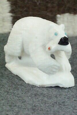 Bear Zuni Fetish Carving - Derrick Kaamasee