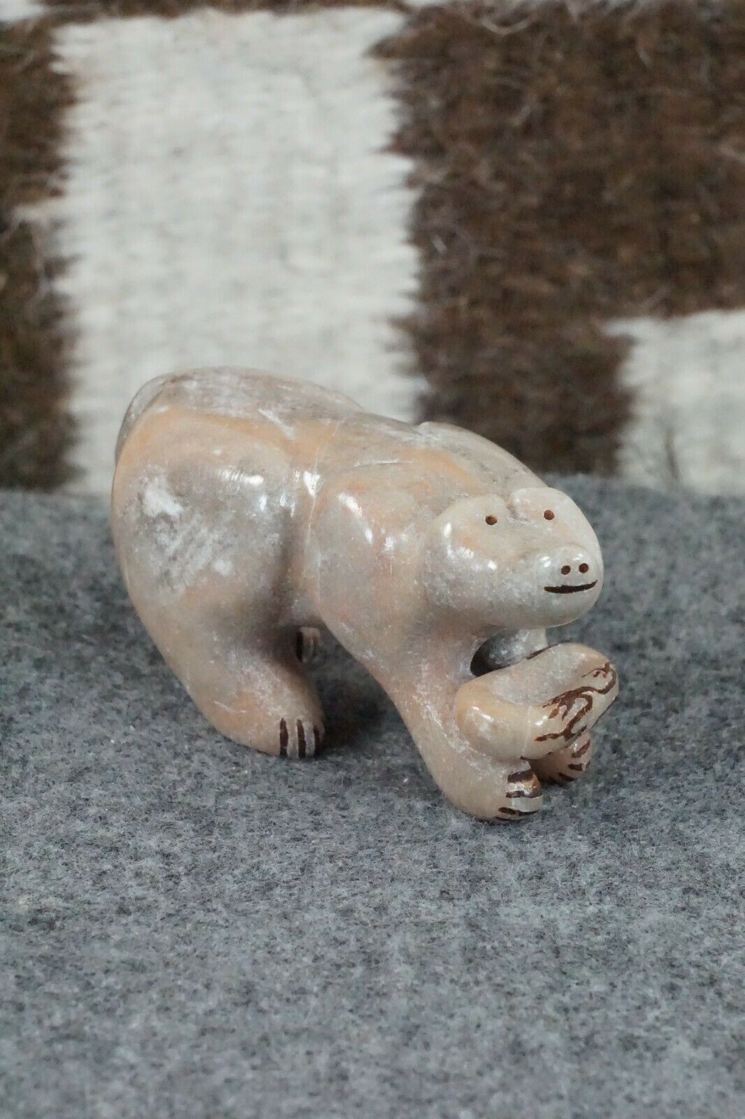 Bear Zuni Fetish Carving - Rick Kallestewa
