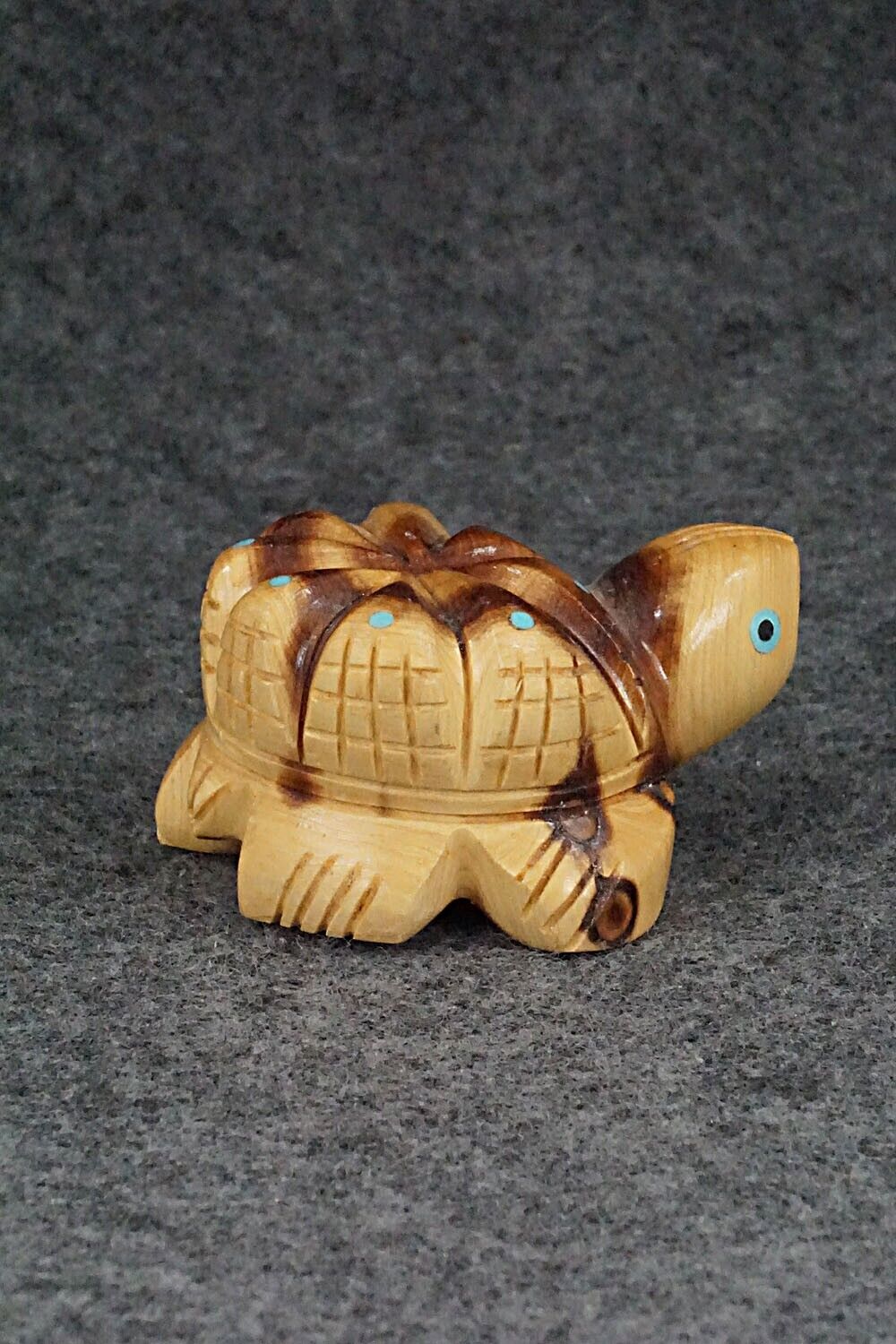 Turtle Zuni Fetish Carving - Louise Ponchuella