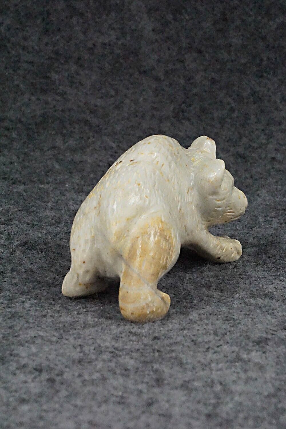 Bear Zuni Fetish Carving - Wilfred Cheama