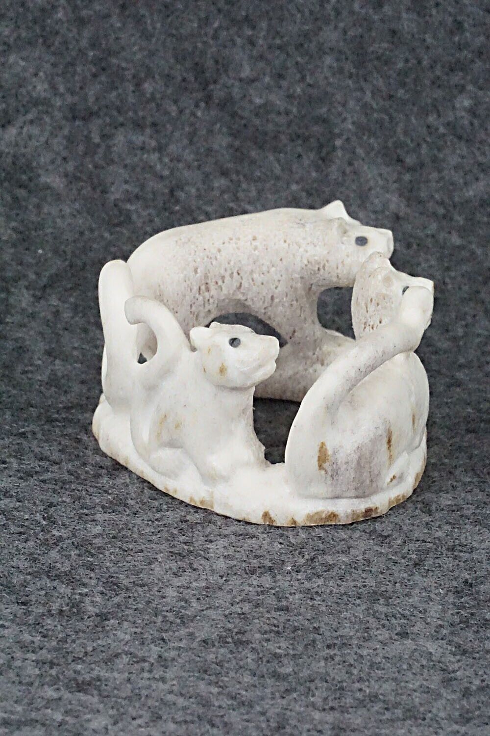 Mountain Lions Zuni Fetish Carving - Maxx Laate