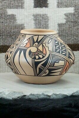 Hopi Pottery - Alta Yesslith