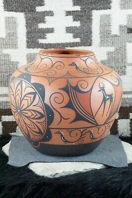 Zuni Pottery - Priscilla Peynetsa