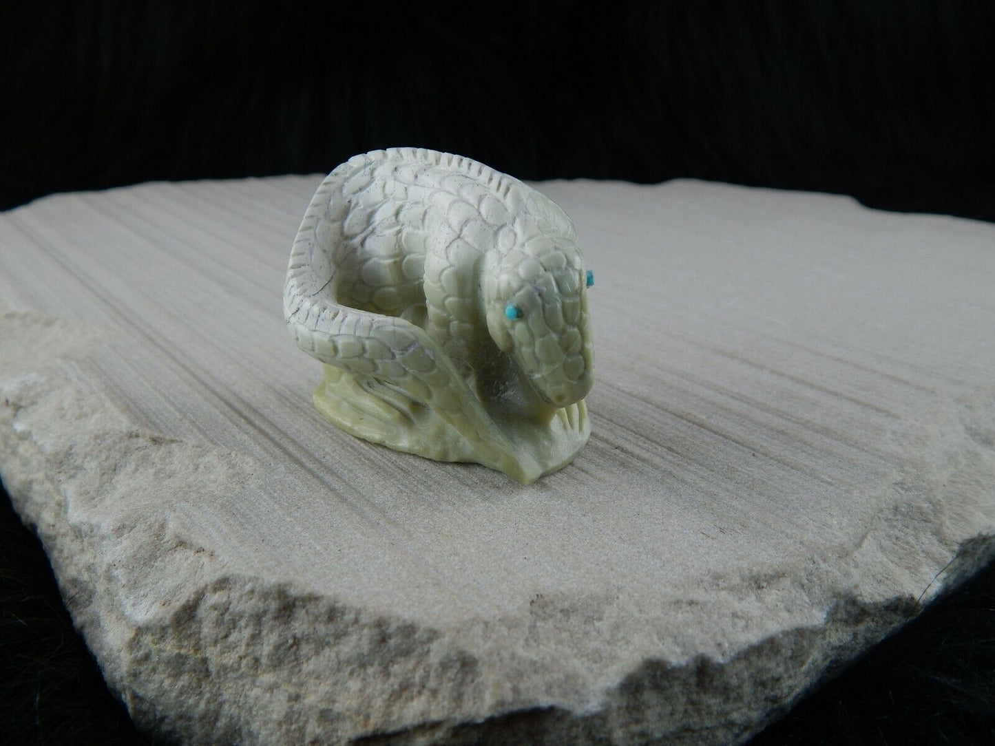Lizard Zuni Fetish Carving - Carlton Kaamasee - High Lonesome Trading