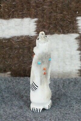 Bear Zuni Fetish Carving - Claudia Peina