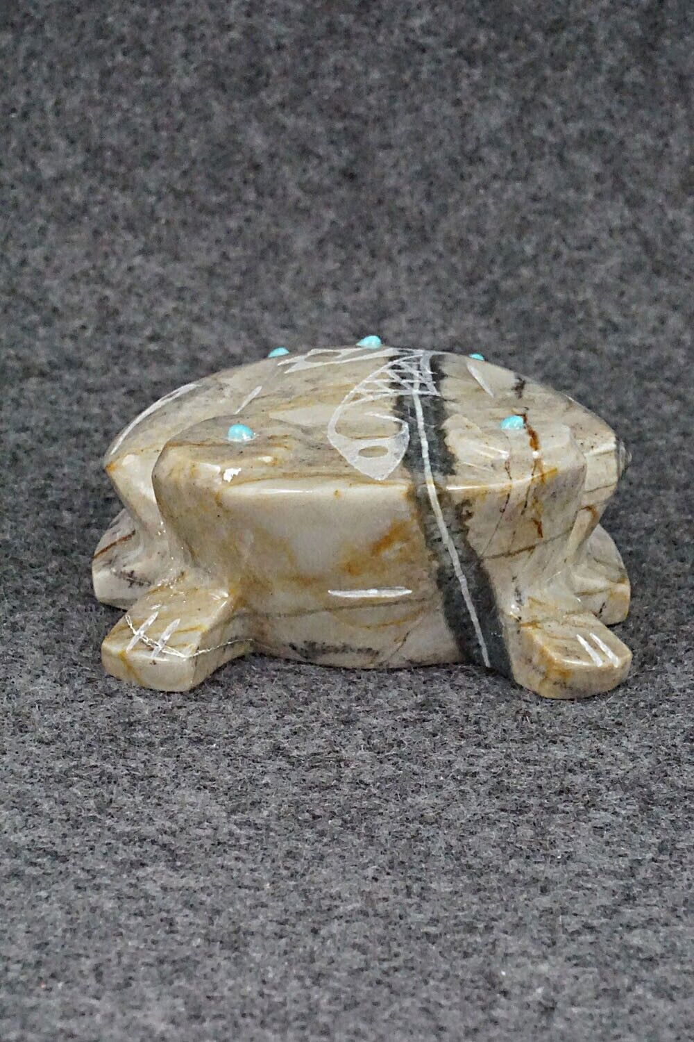 Frog Zuni Fetish Carving - Shannon Calavaza