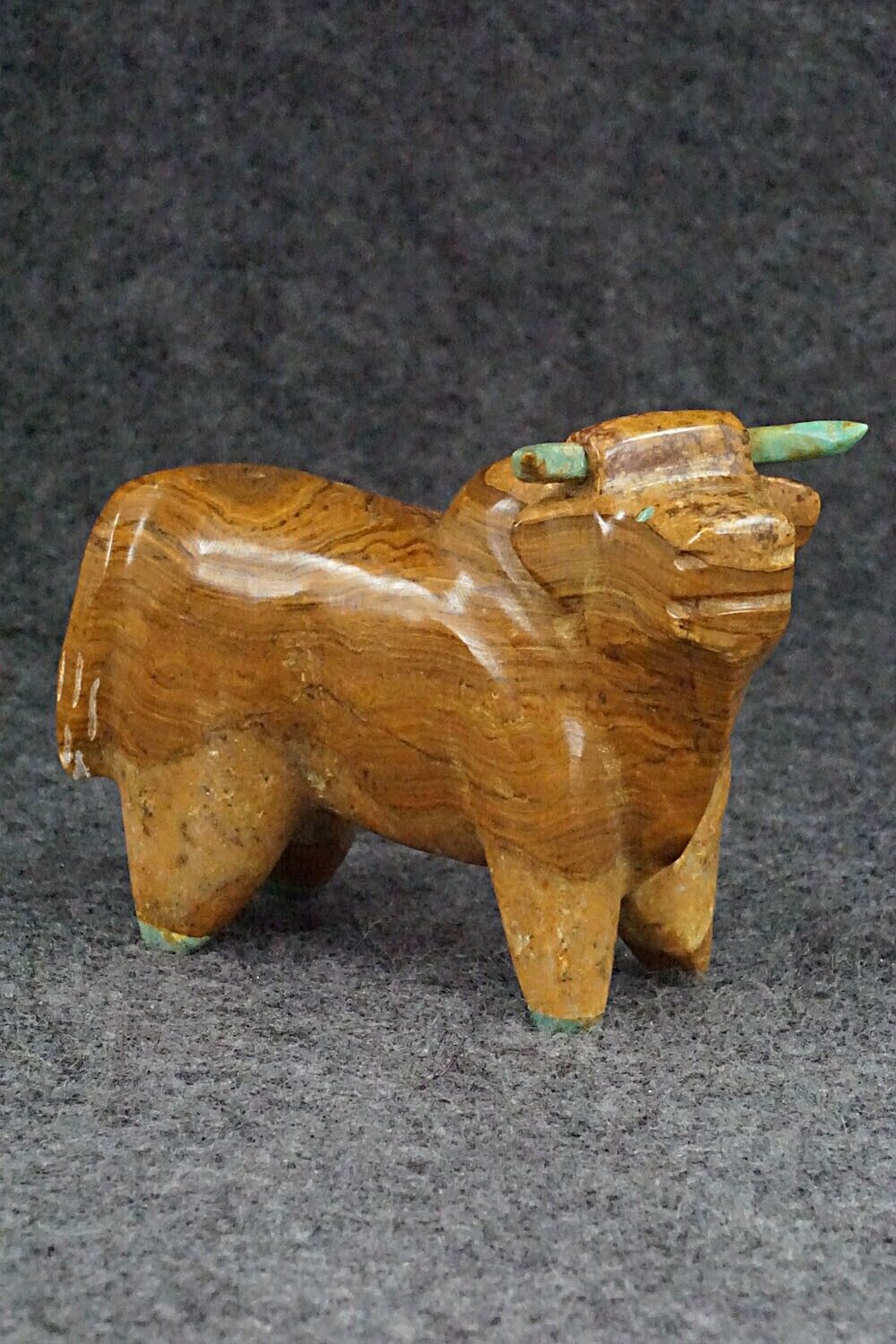 Bull Zuni Fetish Carving - Enrike Leekya