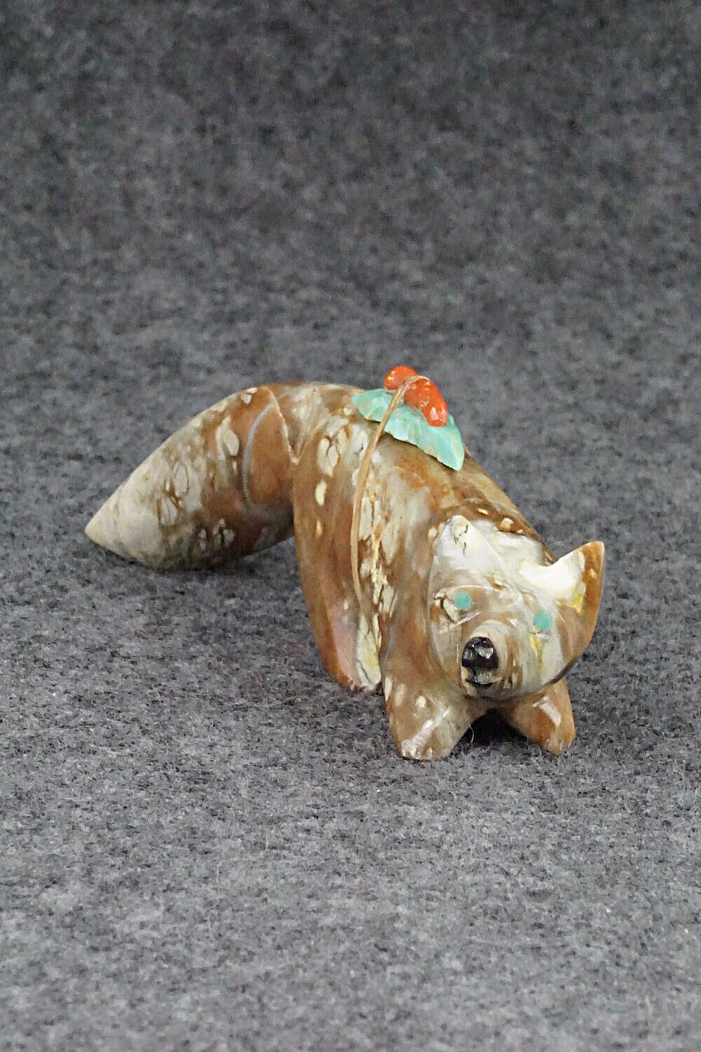 Wolf Zuni Fetish Carving - Enrike Leekya
