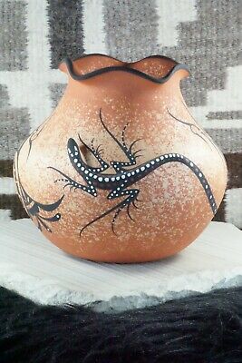Zuni Pottery - Deldrick Cellicion