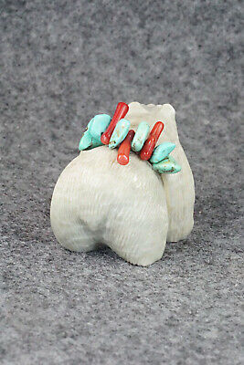 Bear Zuni Fetish Carving - Paulette Quam