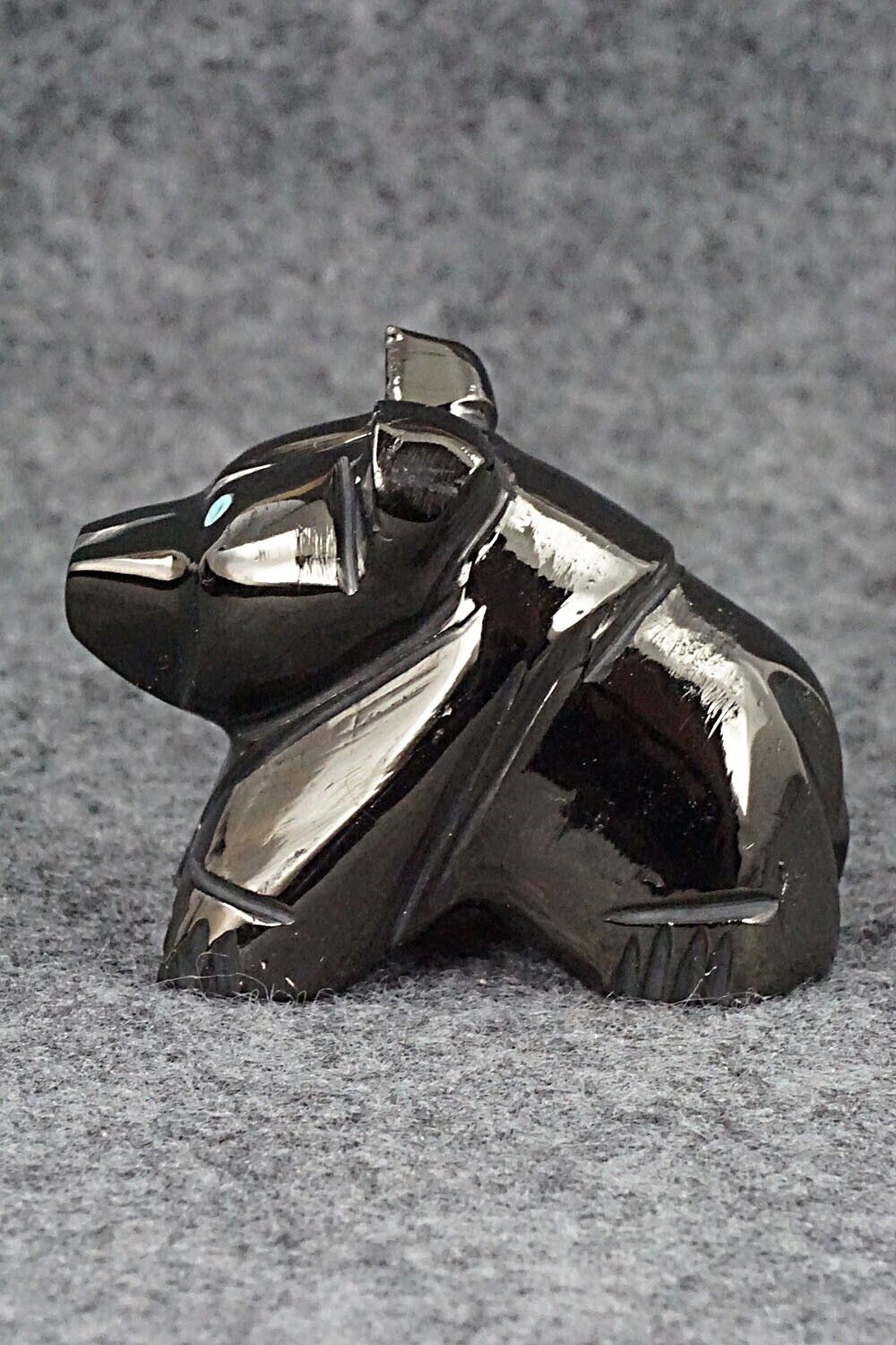 Bear Zuni Fetish Carving - Louise Ponchuella