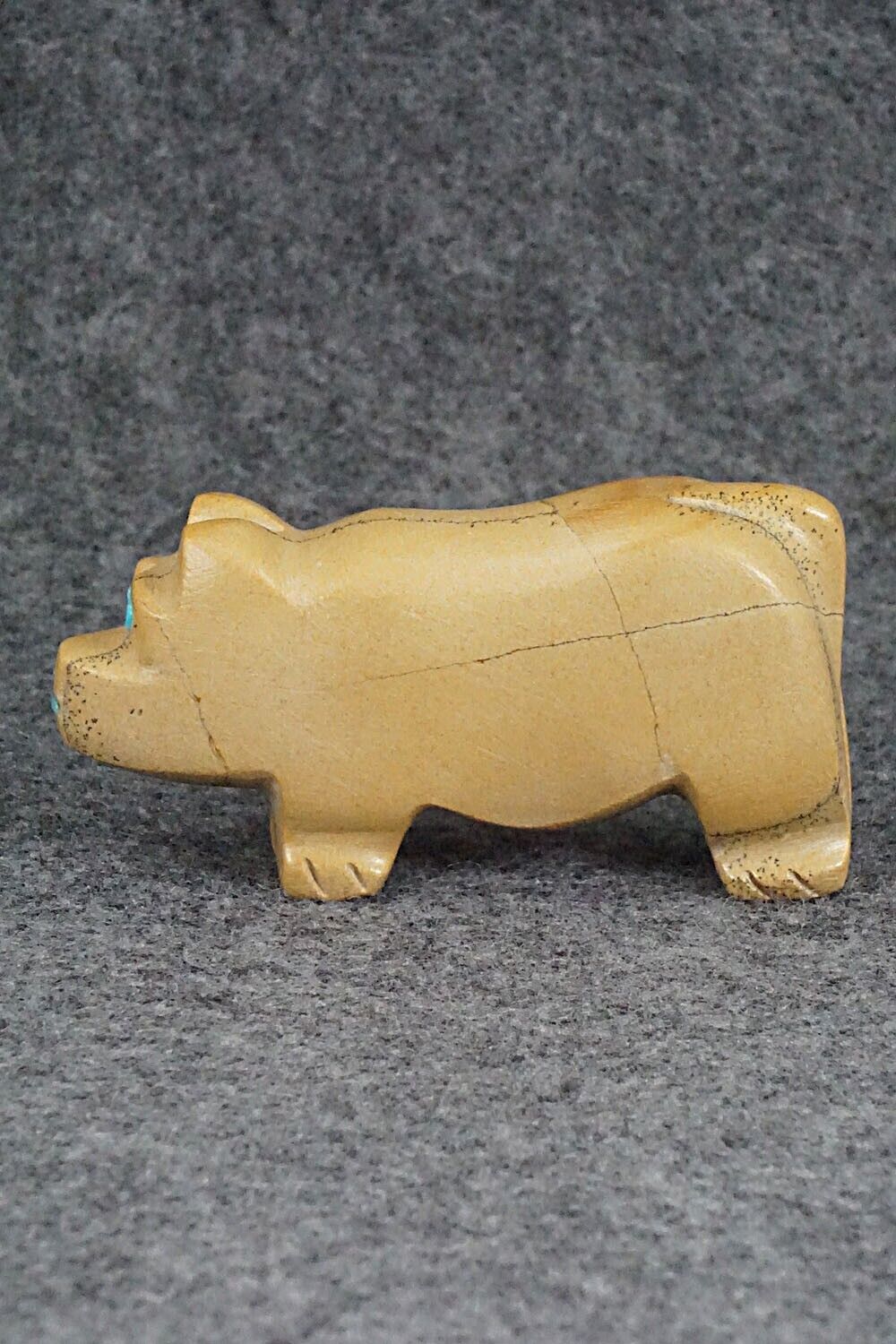 Bear Zuni Fetish Carving - Taylor Gia