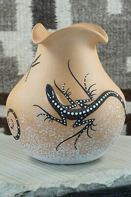 Zuni Pottery - Deldrick Cellicion