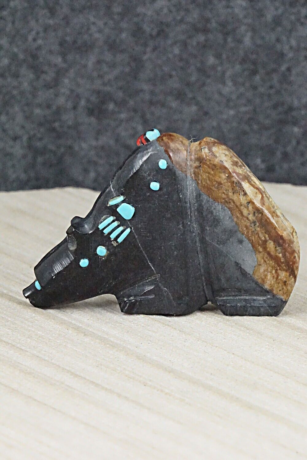 Bear Zuni Fetish Carving - Danette Laate