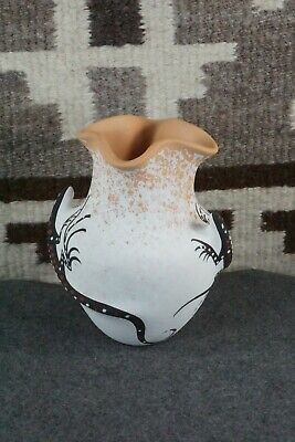 Zuni Pottery - Deldrick & Lorenda Cellicion