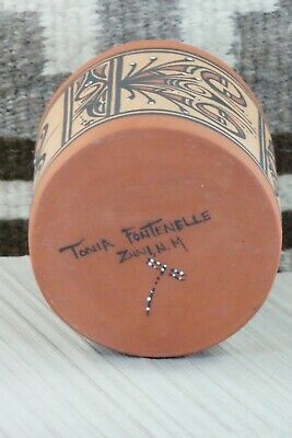 Zuni Pottery - Tonia Fontenelle