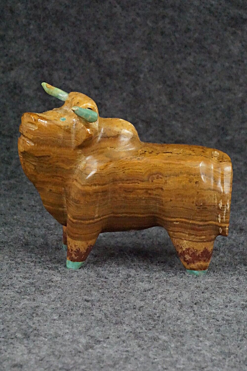 Bull Zuni Fetish Carving - Enrike Leekya