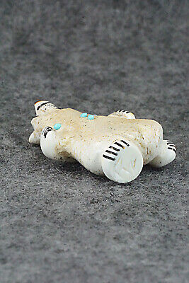 Bear Zuni Fetish Carving - Claudia Peina