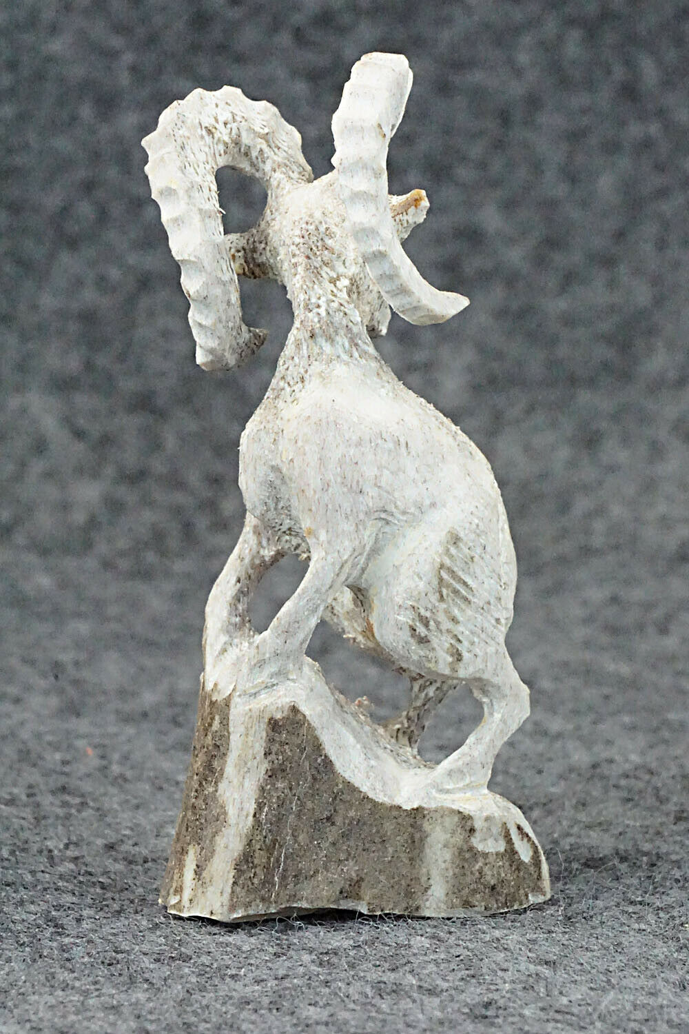 Ram Zuni Fetish Carving - Lewis Malie Jr.