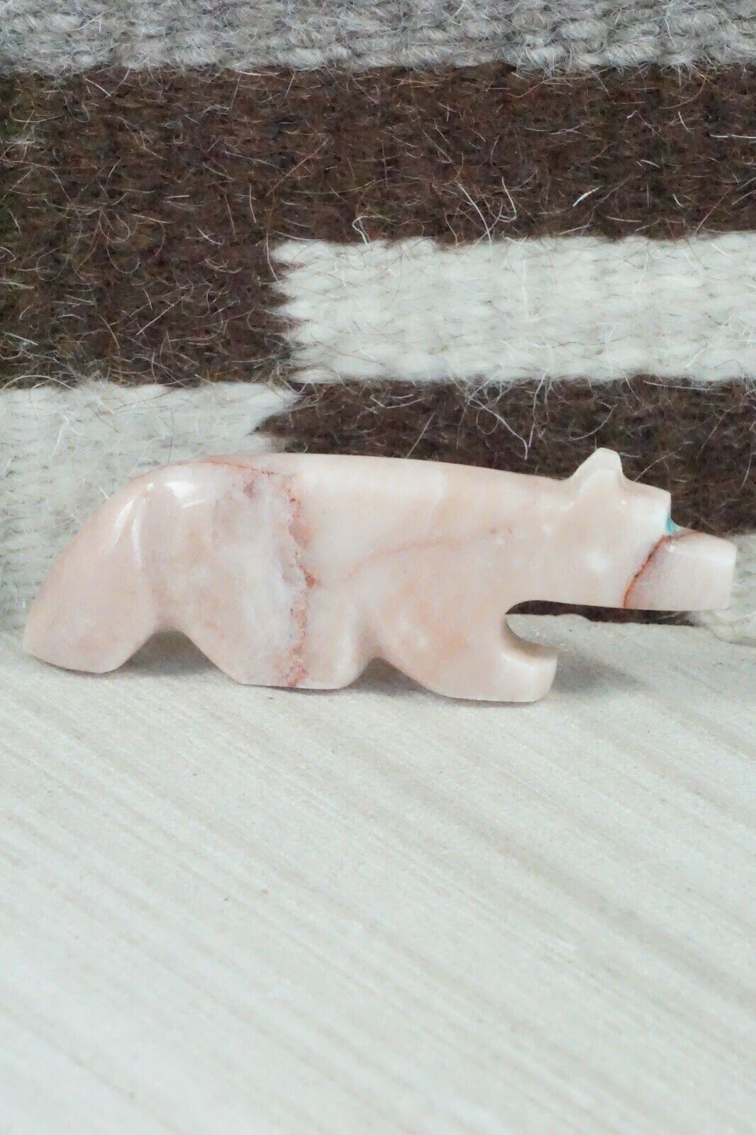 Wolf Zuni Fetish Carving - Bernard Laiwakete