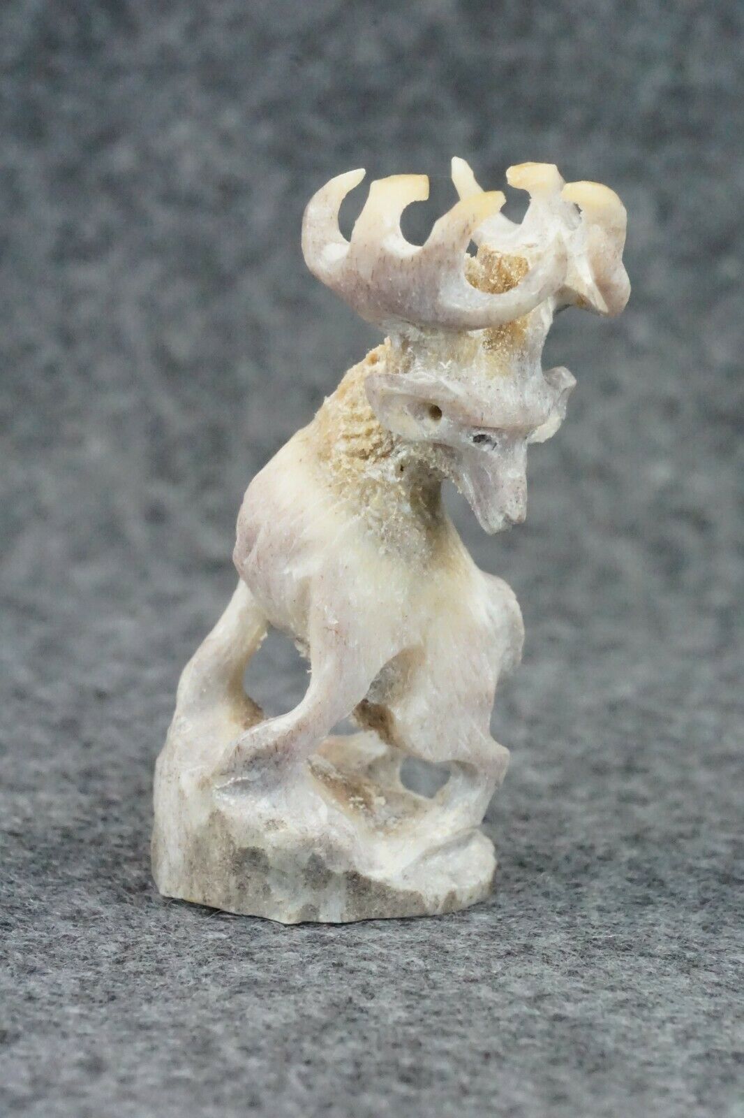 Deer Zuni Fetish Carving - Lewis Malie Jr.
