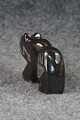 Bear Zuni Fetish Carving - Jared Amesoli