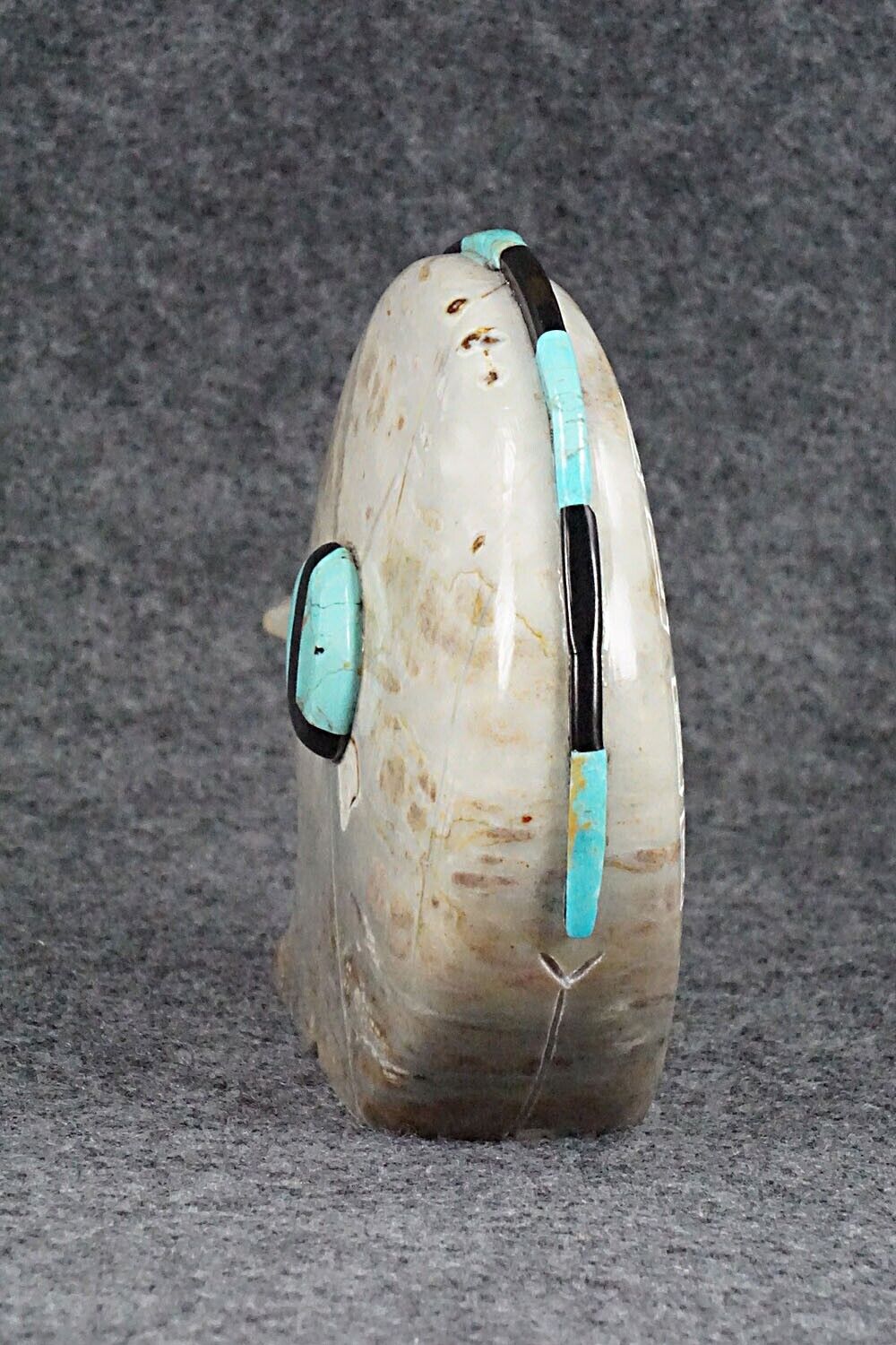 Bear Zuni Fetish Carving - Shannon Calavaza