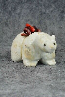 Bear Zuni Fetish Carving - Paulette Quam