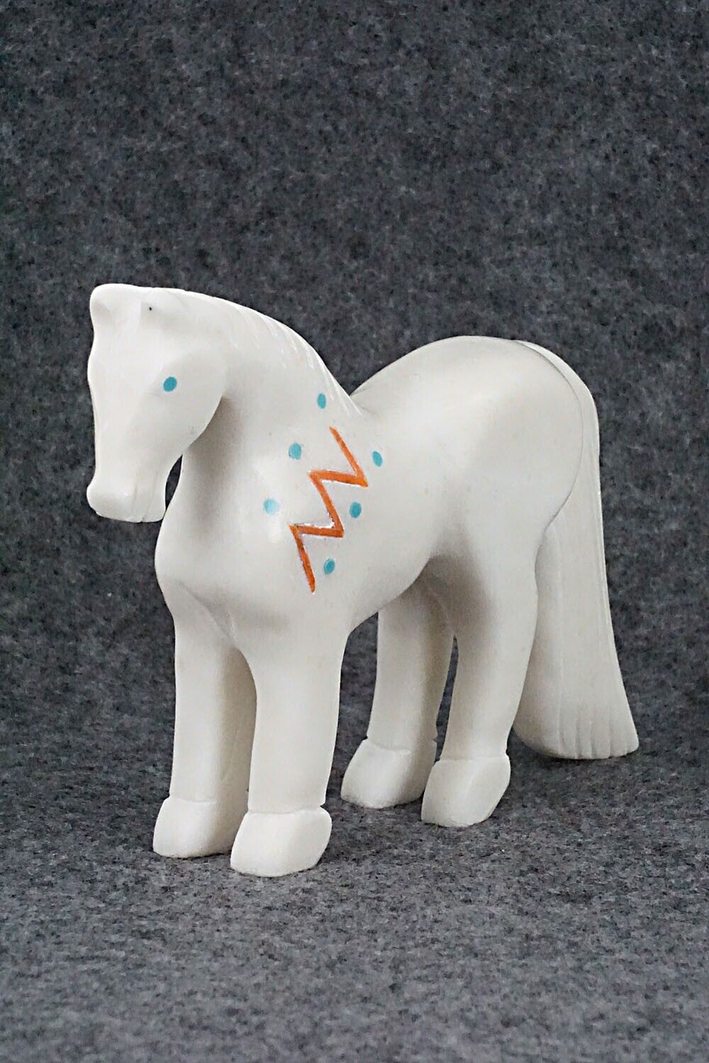 Horse Zuni Fetish Carving - Andres Lementino