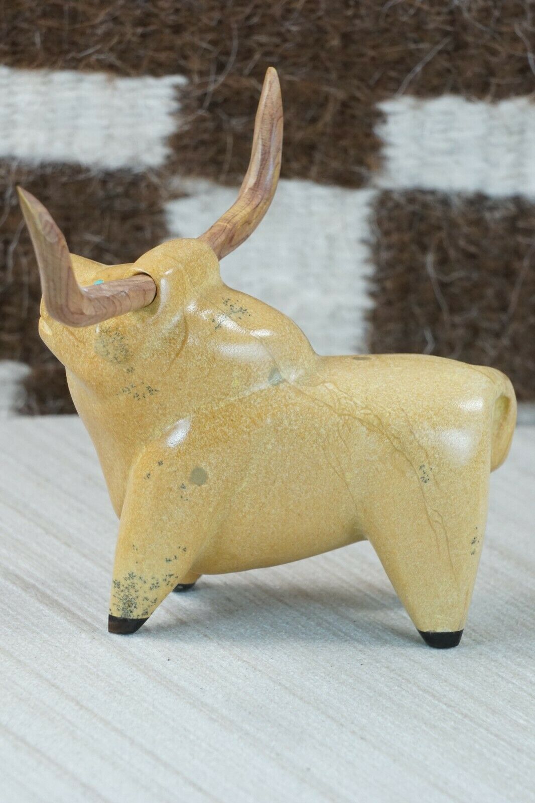 Longhorn Zuni Fetish Carving - Enrike Leekya